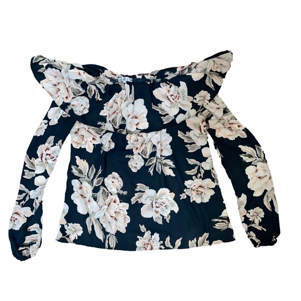 Like New - On/Off the Shoulder Top - Picture 2 of 4